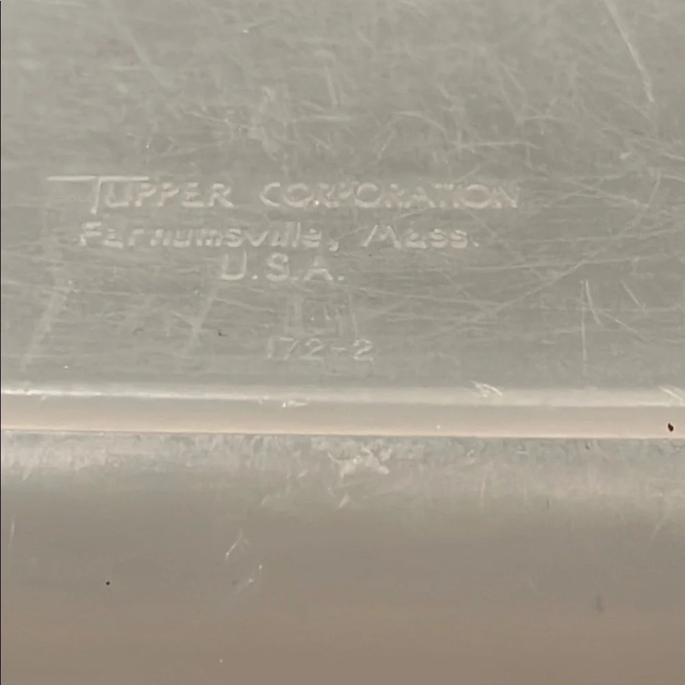 Tupperware White Storage Container with Secure Lid - Picture 3 of 7